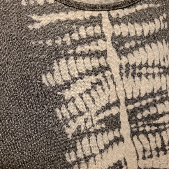 LOVERICHE womans size Small grey and white long sleeve scoop neck flowy fit - Picture 3 of 5